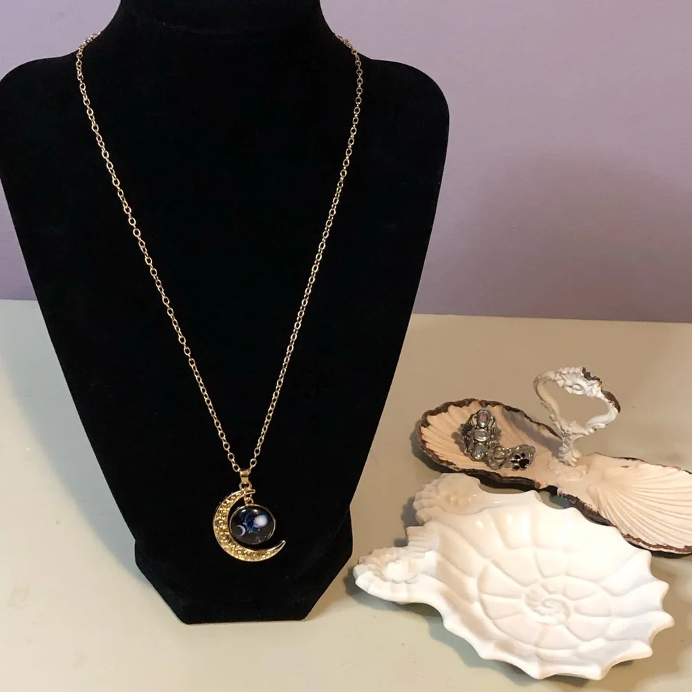 Vintage Style Trinket Dishes and Costume Jewelry Bundle Of Five New